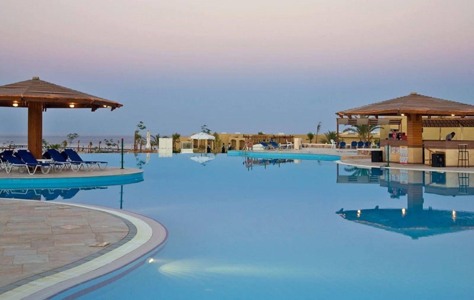 Three Corners Fayrouz Plaza Beach Resort Port Ghalib Exterior photo